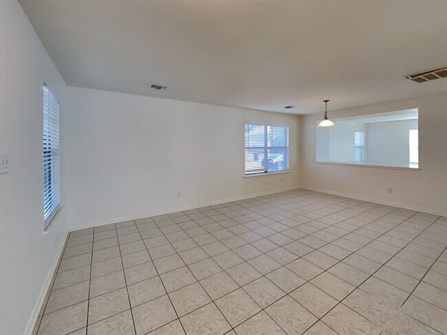 Building Photo - 20503 Hillsdale Park Dr