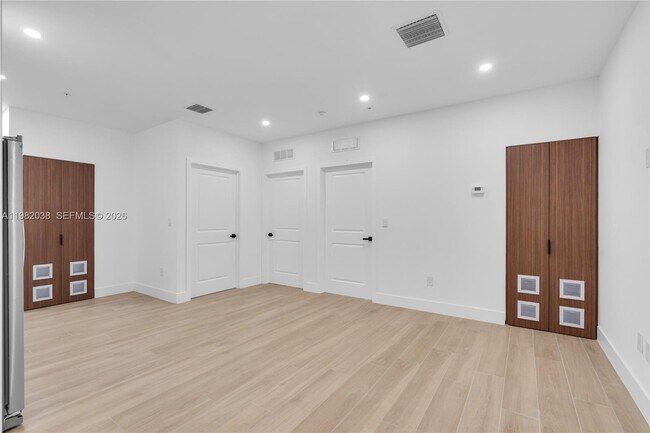 Foto del edificio - 1037 NW 2nd St