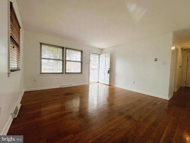 Foto del edificio - 2325 Wilson Blvd