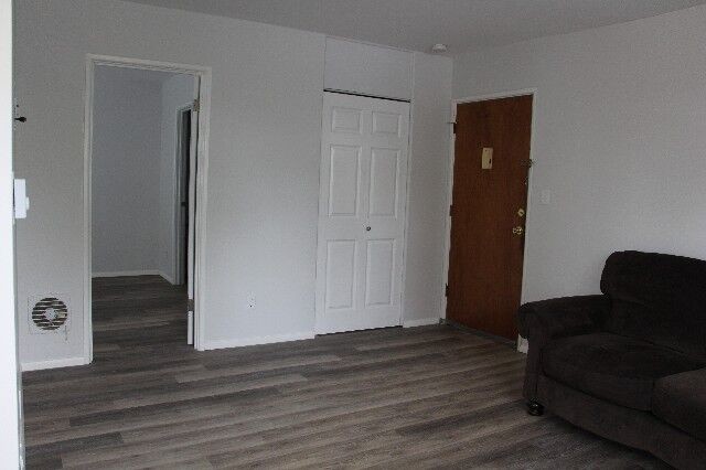 Building Photo - 140 N Jameson Ave