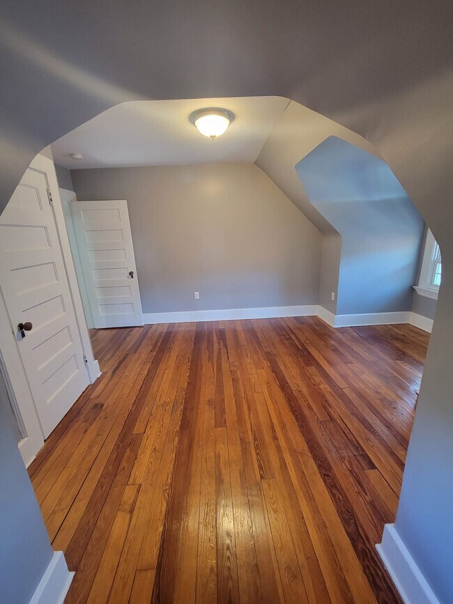 Building Photo - 262 Claremont Ave