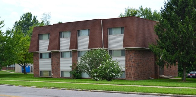 Parkway Plaza Apartments - Parkway Manor