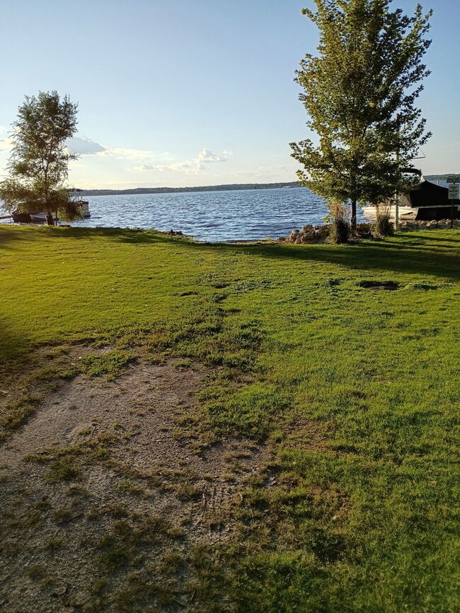 Building Photo - 39224 N Willow Ln