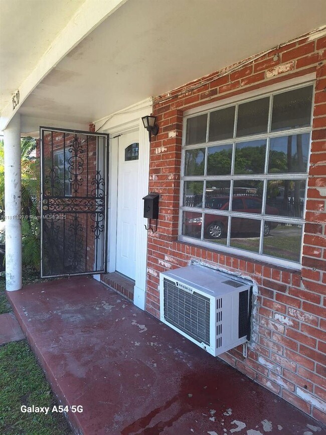Foto del edificio - 1520 NW 111th St