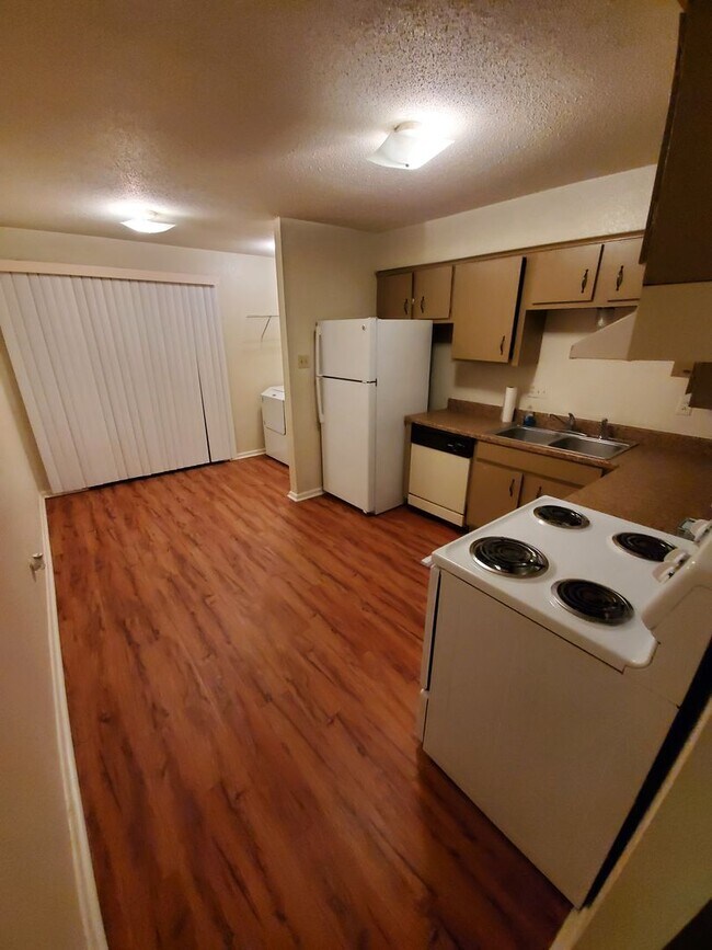 Foto del edificio - 1606/1608 Cloverdale