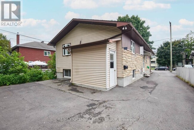Building Photo - 79 Jolliet Ave