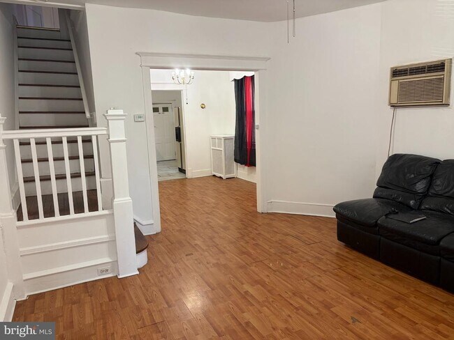 Foto del edificio - 7058 Saybrook Ave