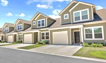 Building Photo - 152 Talladega Dr