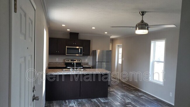 Foto del edificio - 120 Terry Blvd