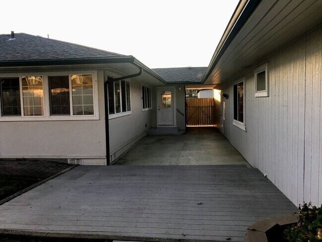 Building Photo - 3 br, 2 bath House - 1811 NW Kline St