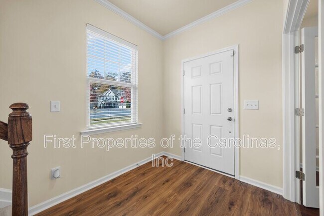 Foto del edificio - 6012 Thorburn Way