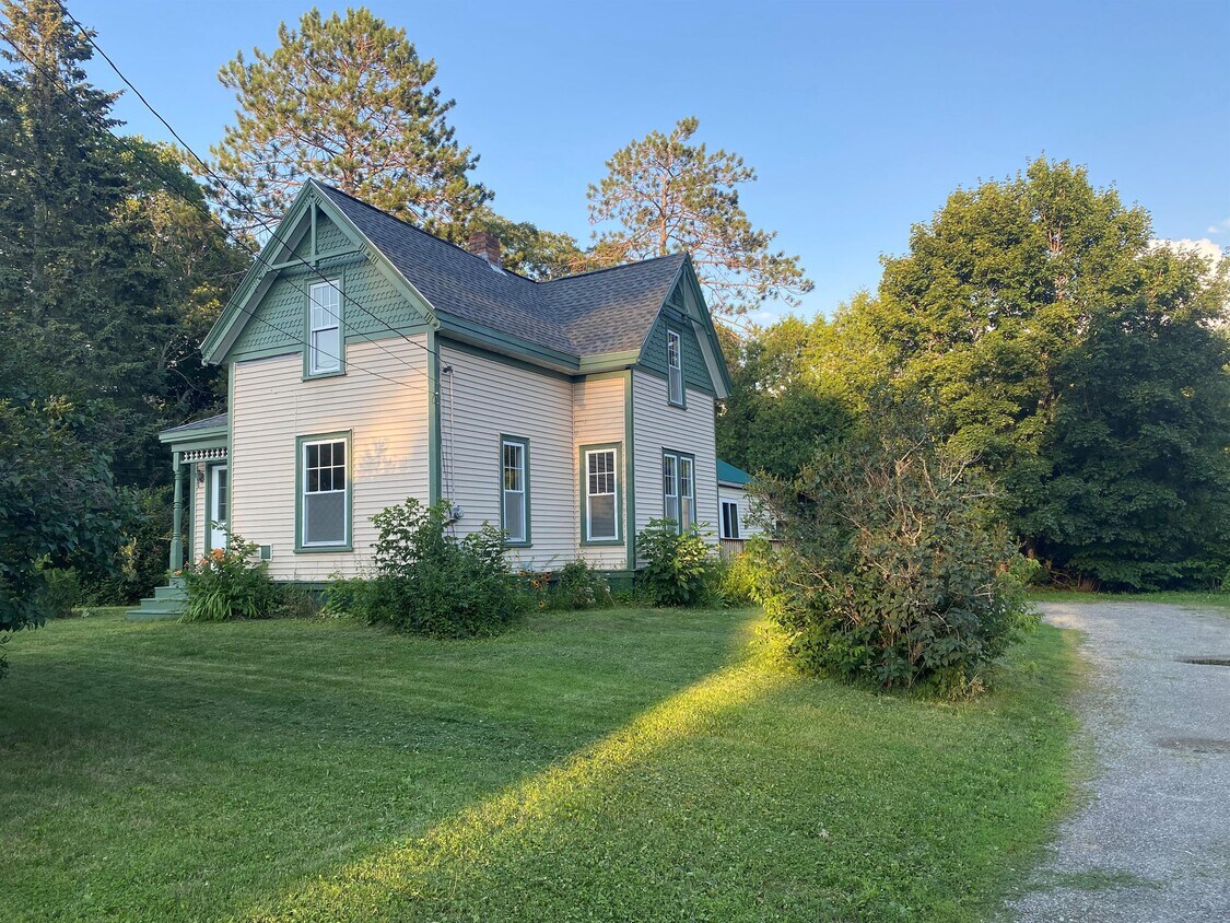 41 Main Rd S, Hampden, ME 04444 House Rental in Hampden, ME