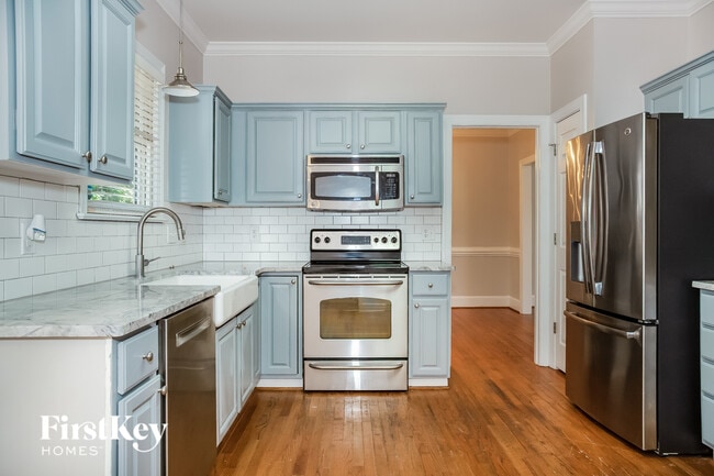 Foto del edificio - 2818 Saintfield Pl