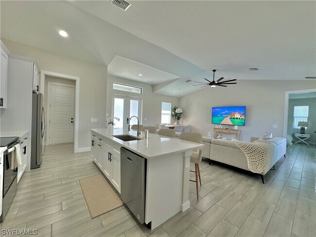 Foto del edificio - 4600 Key Largo Ln