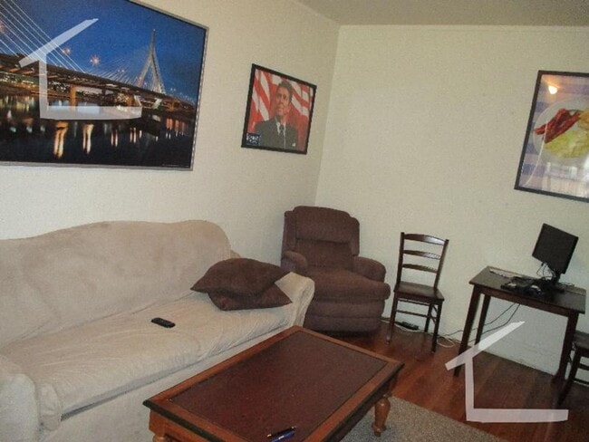 Building Photo - Brighton 2 bed available September 1st