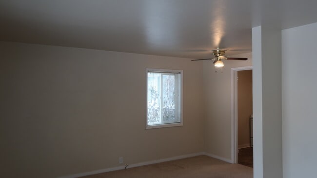 Building Photo - 120 Lavender Ct