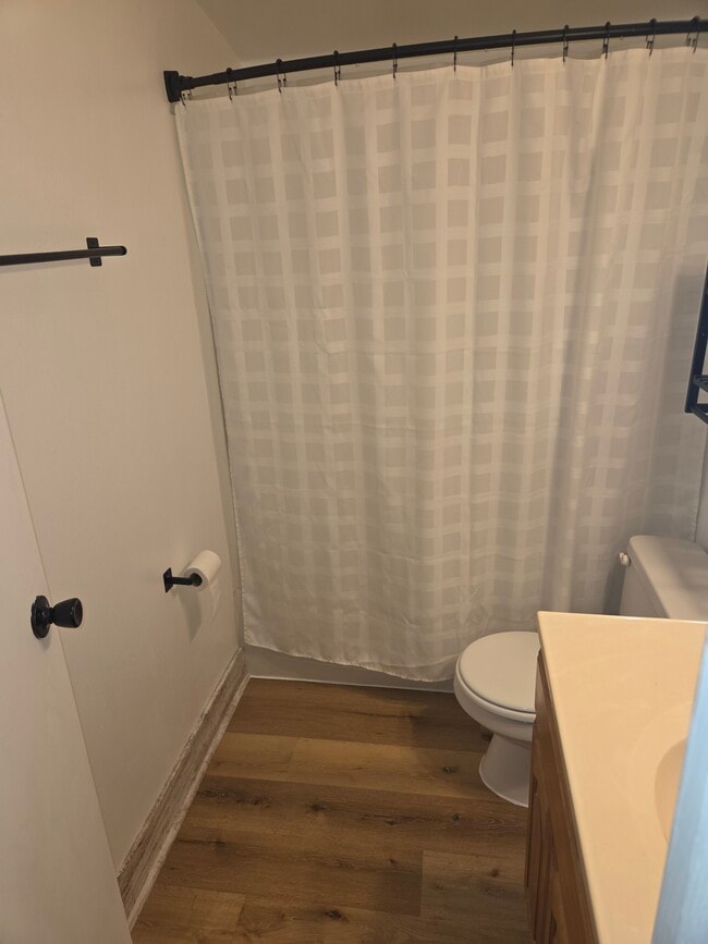Bathroom - 9605 Riverview Ln