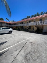 Building Photo - 441 Collins Ave