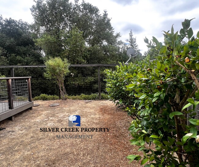Building Photo - 21072 Greenwood Cir