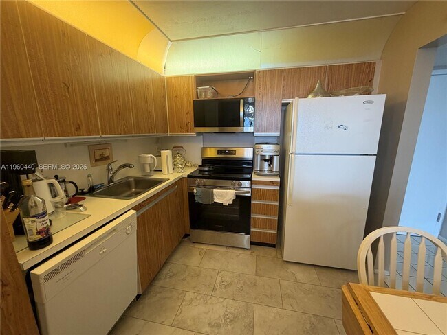 Foto del edificio - 2401 S Ocean Dr