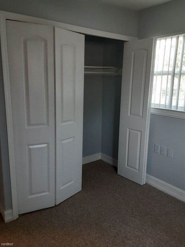 Building Photo - 3 br, 2.5 bath House - Brandywood House
