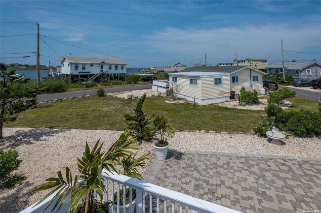 Foto del edificio - 73 Harbor Rd