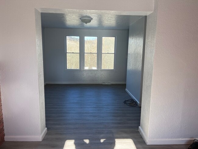 Sitting room - 2221 Leechburg Rd