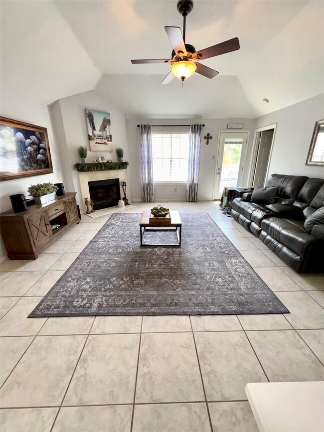 Building Photo - 4325 Spoonbill Dr