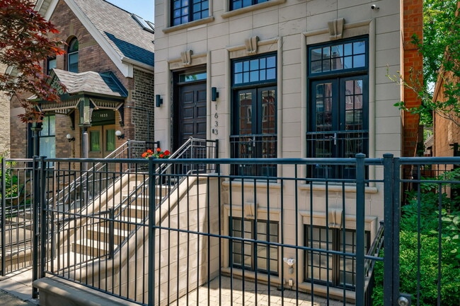 Building Photo - 1633 N Wolcott Ave