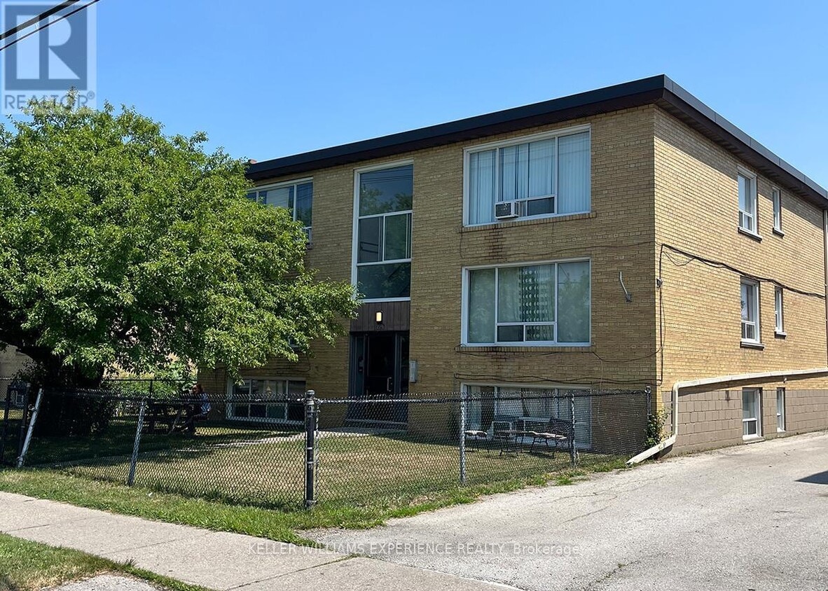 Photo principale - 2251-2251 Kipling Ave