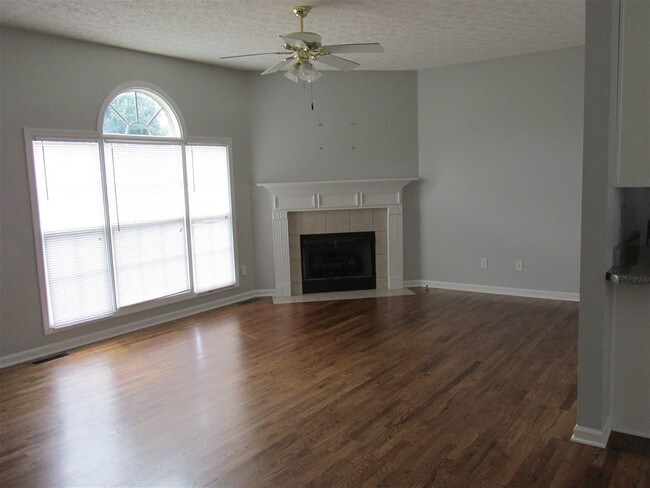 Building Photo - 100 Bermuda Ct