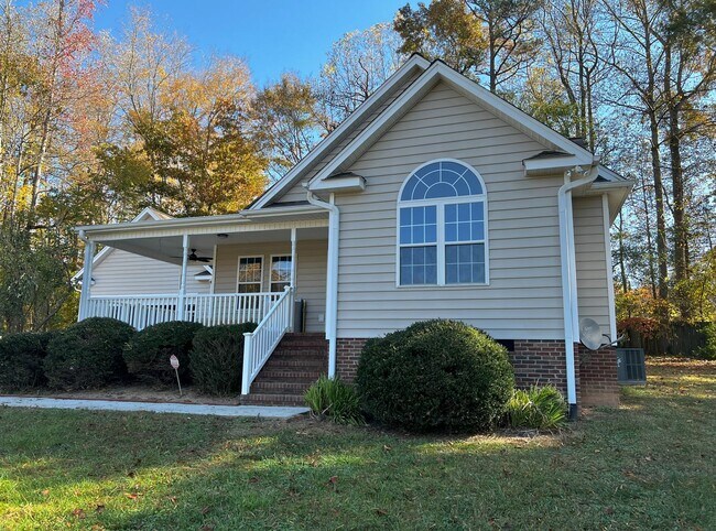 Building Photo - FOR RENT DAVIE CO!
