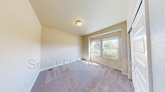 Foto del edificio - 1097 Antrim Loop