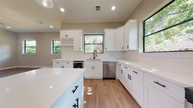 Foto del edificio - 806 E 39th St