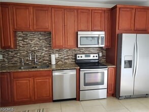 Building Photo - 17506 Cherry Ridge Ln