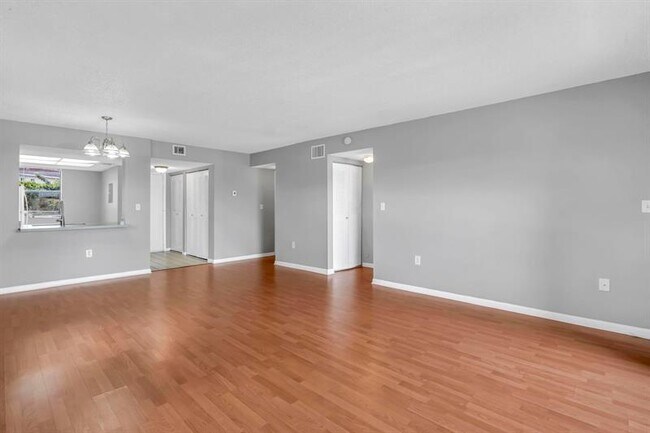 Foto del edificio - 5200 NW 31st Ave