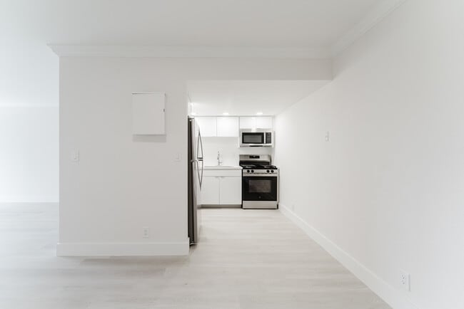 Building Photo - Deerfield East