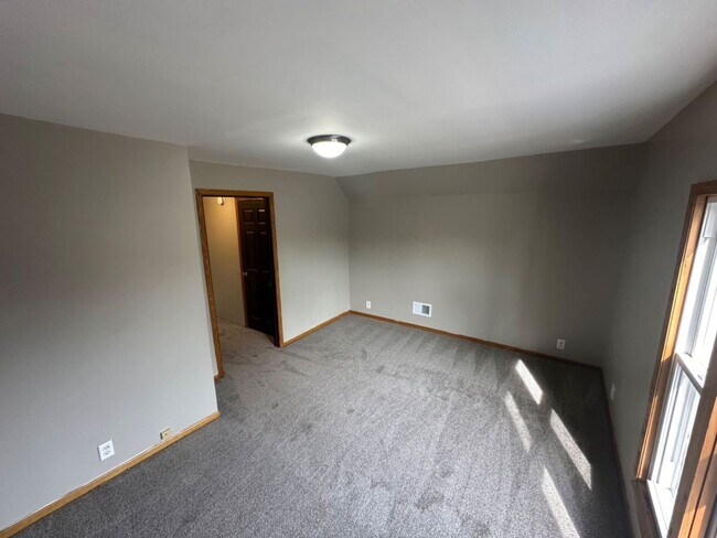 Foto del edificio - 3 Bedroom Single Family