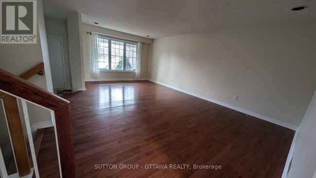 Building Photo - 22 Westmeath Crescent
