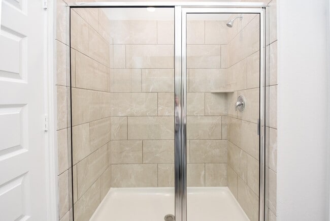 Foto del edificio - 8319 Bristlecone Pne Wy