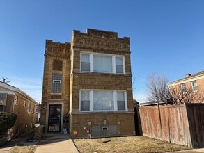 Building Photo - 10226 S Vernon Ave