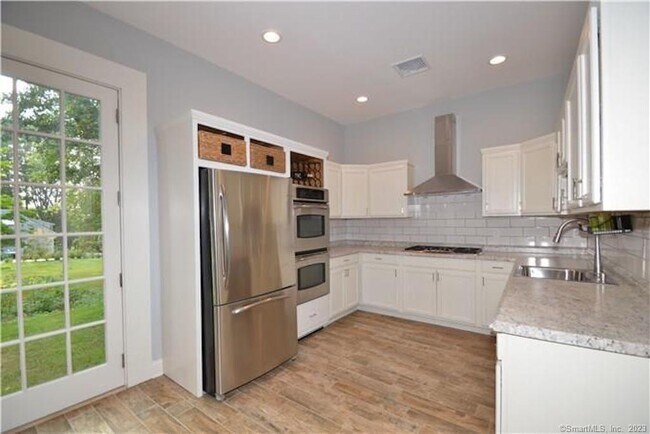 Building Photo - 531 Mill Hill Terrace