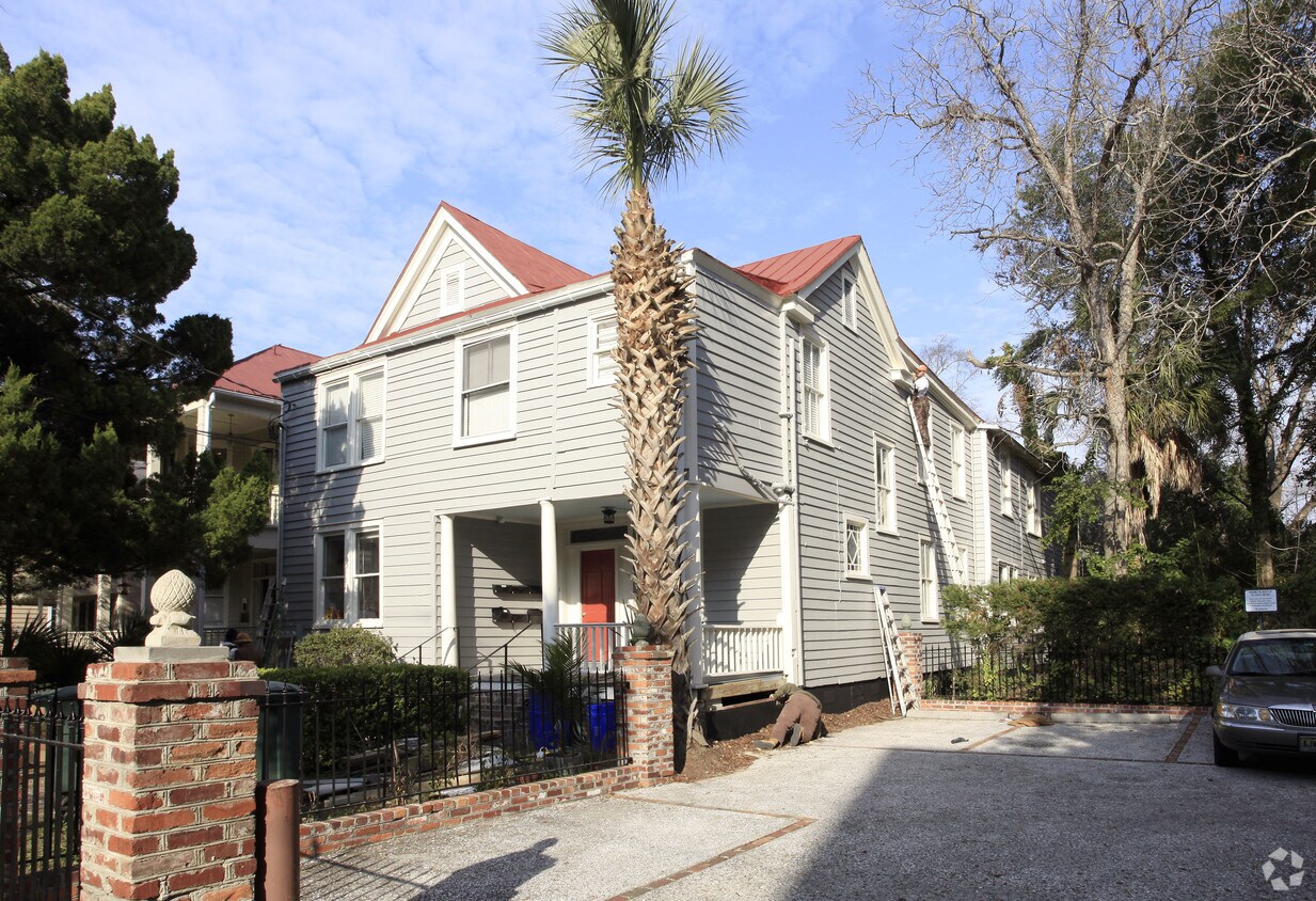 16 Bee St, Charleston, SC 29403 Apartments in Charleston, SC
