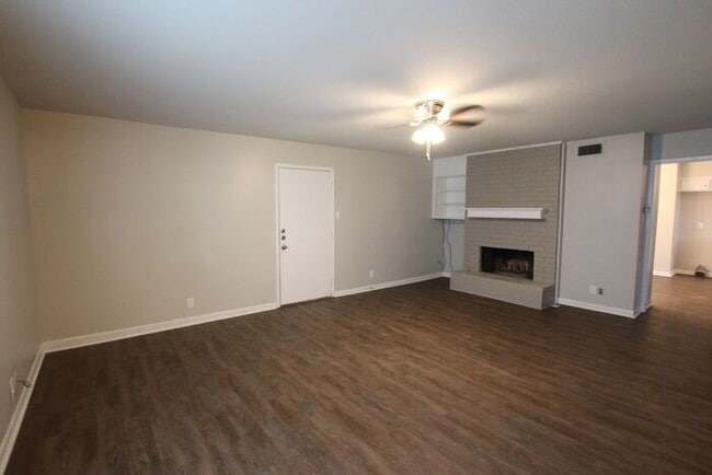 Foto del edificio - Available Now! Recently remodeled 3/2 in T...