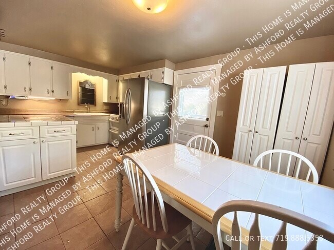 Photo - 6825 Swan Rd House