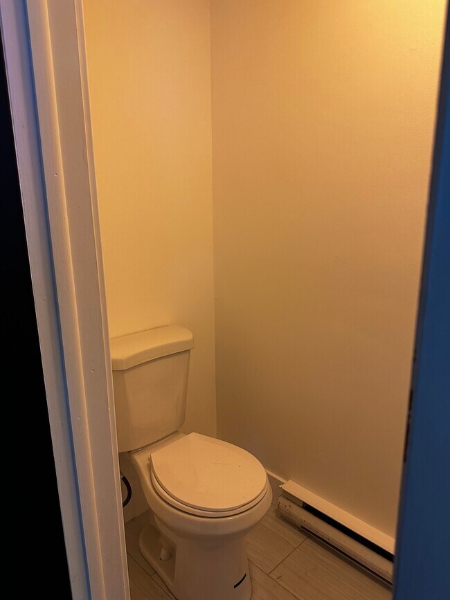 Building Photo - 19 Hurlburt St