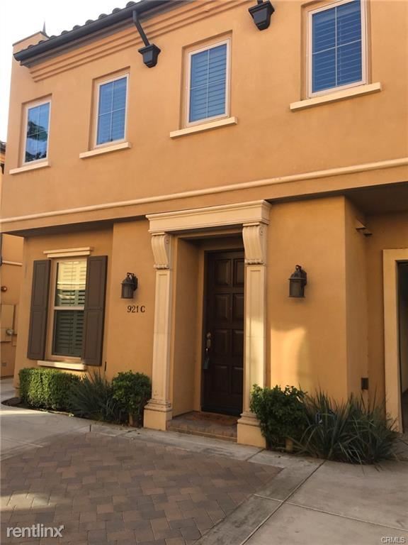 Building Photo - 3 br, 3.5 bath Condo - 921 Fairview Ave Apt C