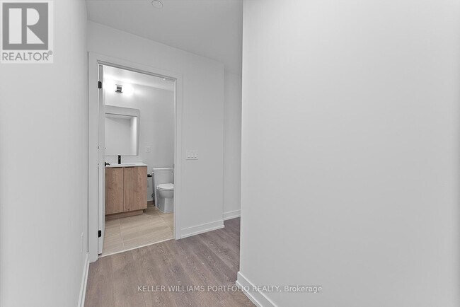 Photo du bâtiment - 181-1181 Sterling Rd