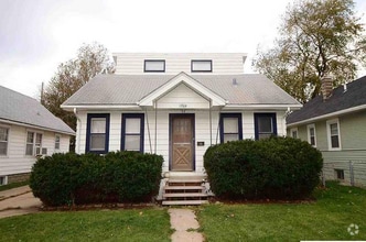 Building Photo - 1206 S 50th St