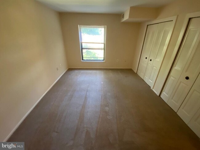 Building Photo - 407 Christopher Ave